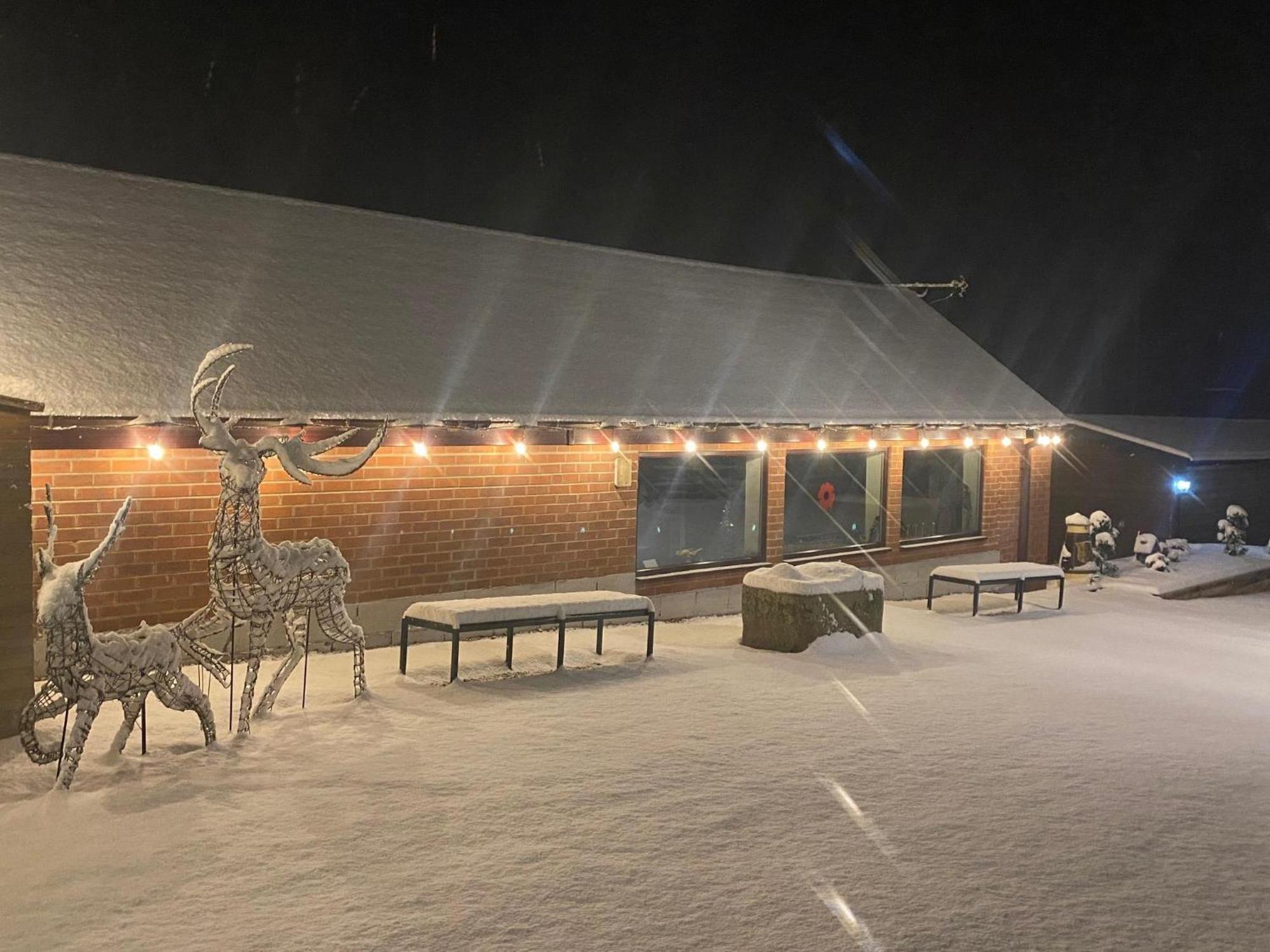 Fairview Farm Holiday Accommodation 14 Luxury Lodges, Cabins, Dog Friendly, Suitable For Couples, Families And Groups, Wedding Guests , Corporate Events, Sleeps 2-65 Guests In Ravenshead, Nottingham Near Sherwood Forest, Set In 88 Acres 外观 照片