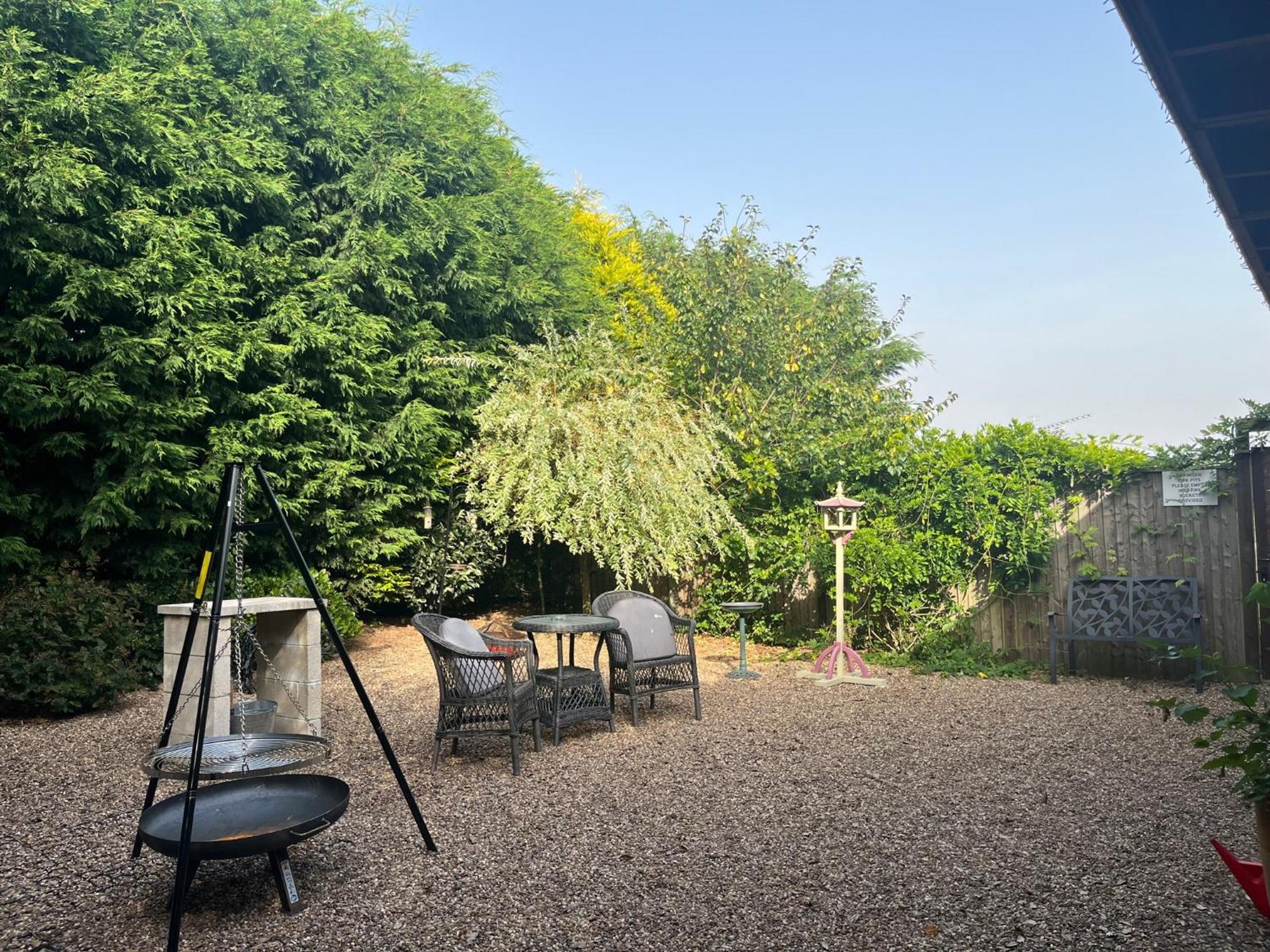 Fairview Farm Holiday Accommodation 14 Luxury Lodges, Cabins, Dog Friendly, Suitable For Couples, Families And Groups, Wedding Guests , Corporate Events, Sleeps 2-65 Guests In Ravenshead, Nottingham Near Sherwood Forest, Set In 88 Acres 外观 照片