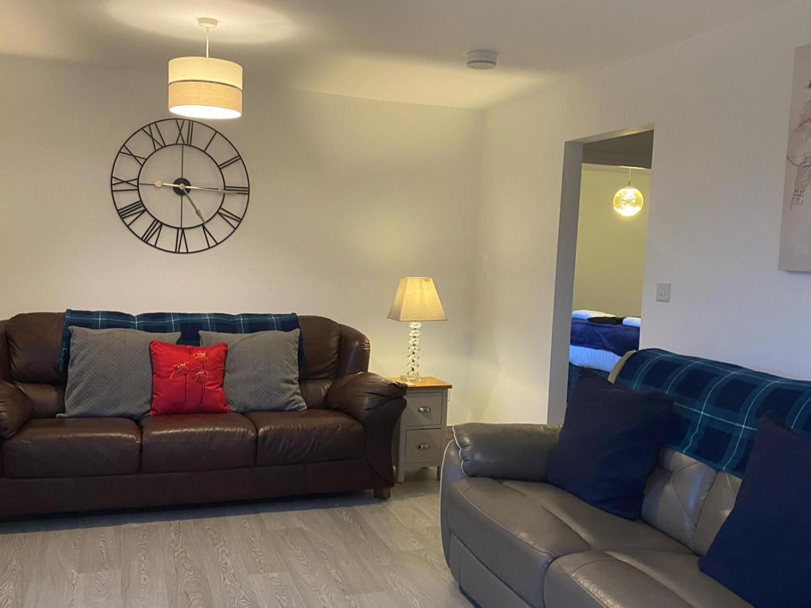 Fairview Farm Holiday Accommodation 14 Luxury Lodges, Cabins, Dog Friendly, Suitable For Couples, Families And Groups, Wedding Guests , Corporate Events, Sleeps 2-65 Guests In Ravenshead, Nottingham Near Sherwood Forest, Set In 88 Acres 外观 照片